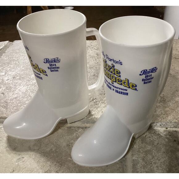 Lot of 4 ~ Dolly Parton Dixie Stampede Pigeon Forge Branson Souvenir Mug Cups - Picture 6 of 10